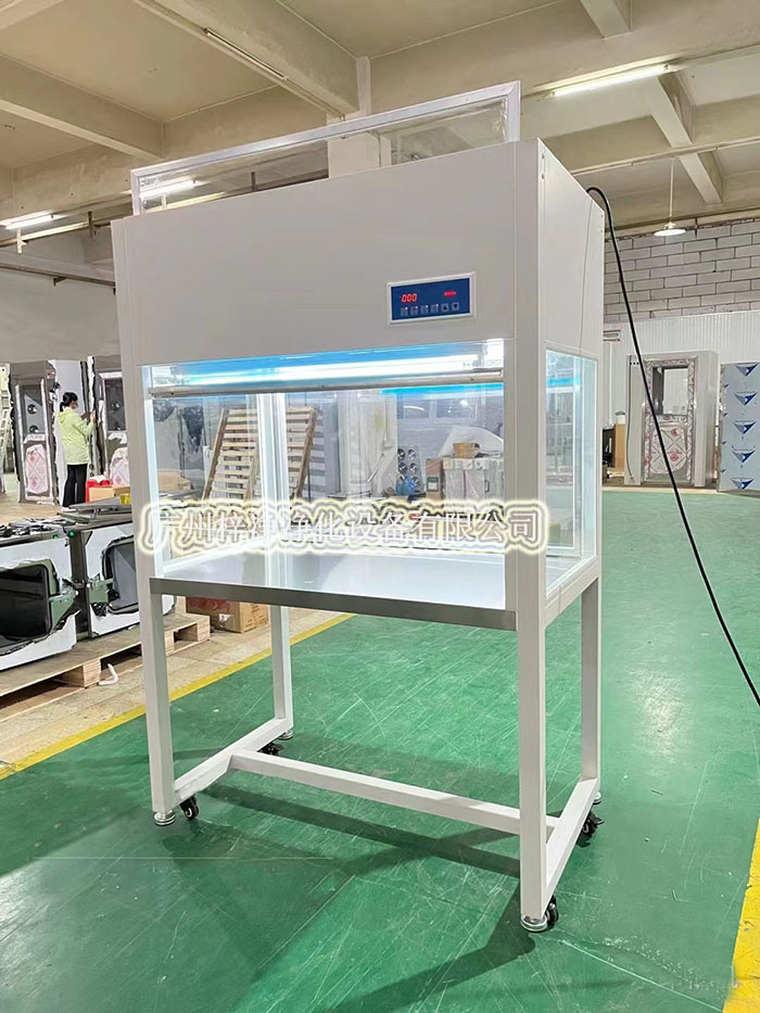 超凈工作臺通過高效過濾器提供單向或垂直單向氣流，形成局部潔凈區(qū)。