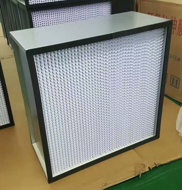 HEPA高效過濾器能夠過濾掉0.3微米以上的微粒，對于大多數(shù)潔凈室的要求已經(jīng)足夠。