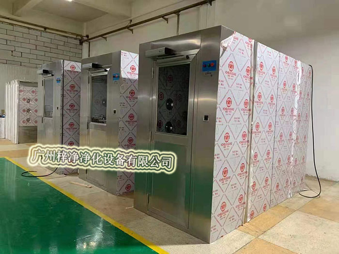 風淋室效果不佳會導致潔凈室內塵埃顆粒增加 風淋室效果不佳會導致潔凈室內塵埃顆粒增加