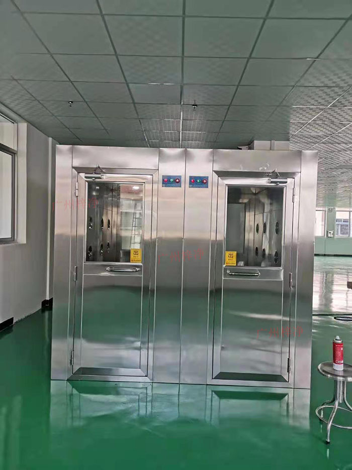 風淋室不僅能夠有效控制潔凈室內的空氣品質