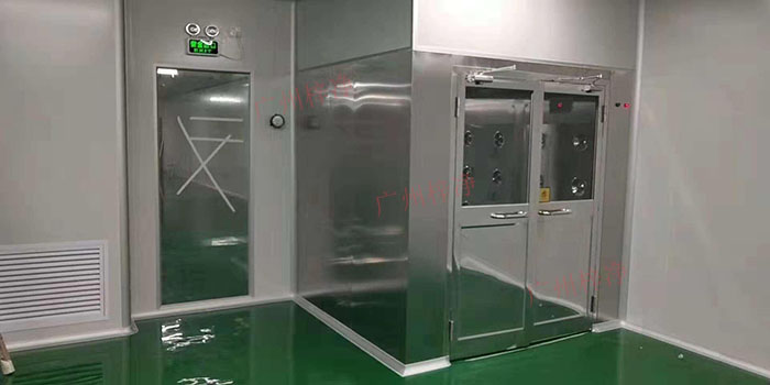 風淋室能夠快速凈化進入潔凈室的人員，縮短凈化時間，提高生產效率。