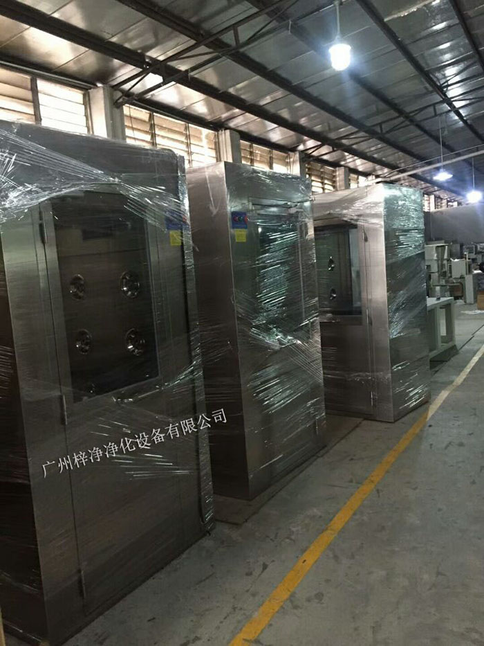 風淋室和傳遞窗在潔凈室內(nèi)的原理